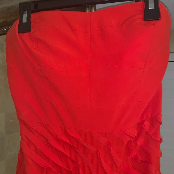 Red ruffled sweet heart cut mini dress - Picture 2 of 3